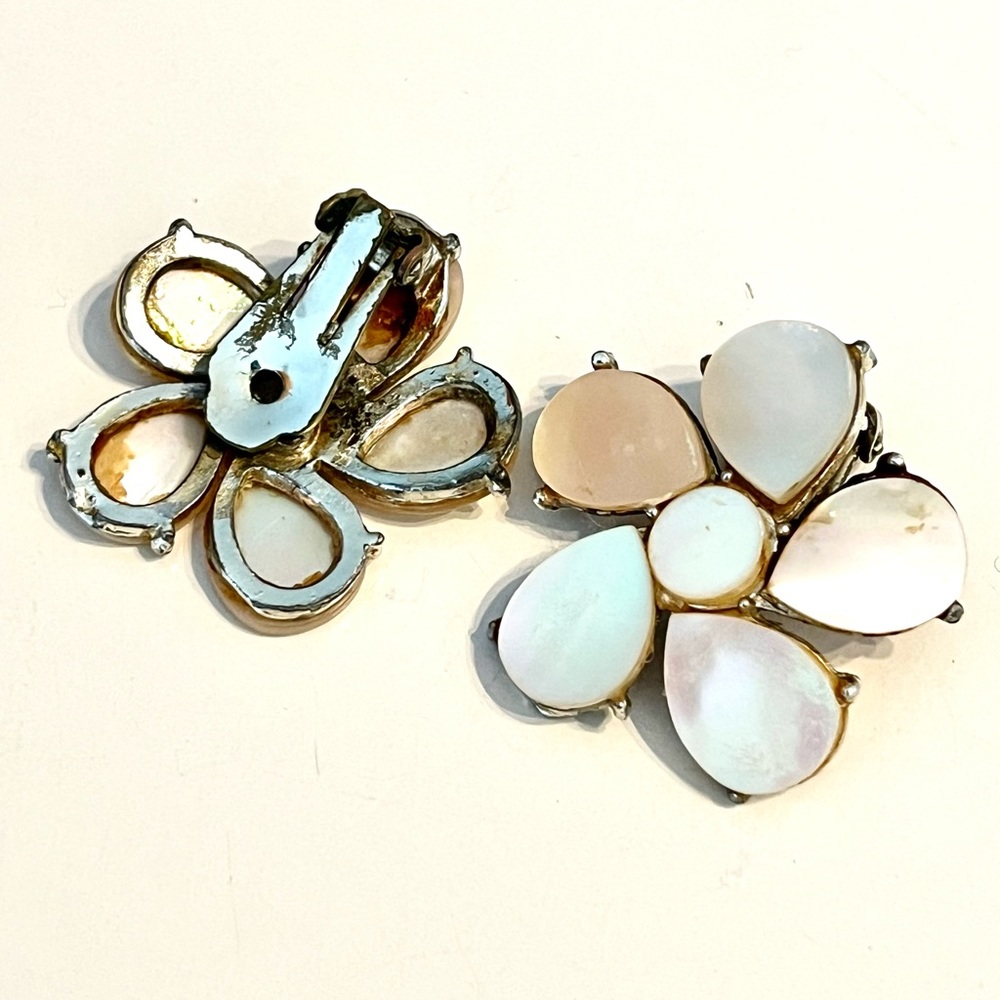 Vintage 50’s Glamorous Costume Clip-On Earrings - Picture 5 of 7